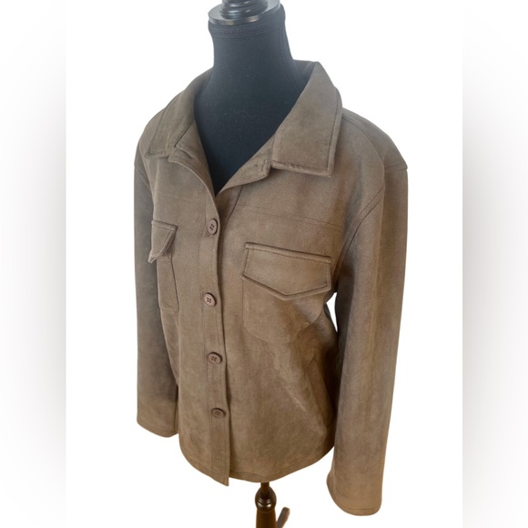 NWOT - SADIE & SAGE Women’s Olive Faux Suede Button-up Shacket w Pockets - Sz L - Picture 3 of 9